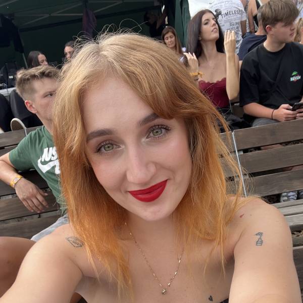 modelka s ID 0102L0693E p021