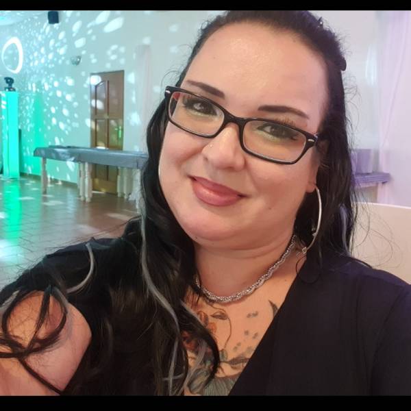 modelka s ID 0102L4GBZS p021