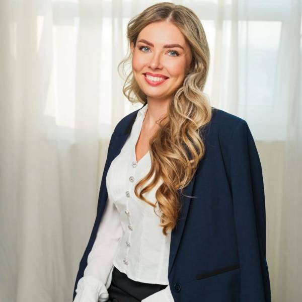 modelka s ID 0102L51FRK p021