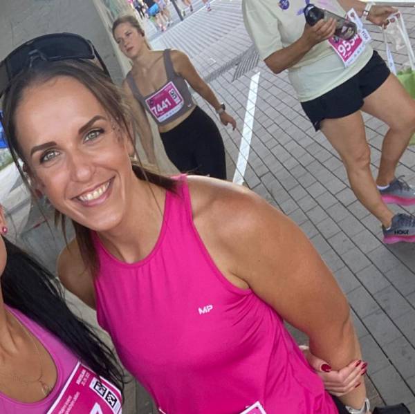 modelka s ID 0102L76KFT p021