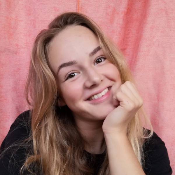 modelka s ID 0102LDCUVZ p021