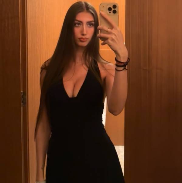 modelka s ID 0102LKZXBY p021