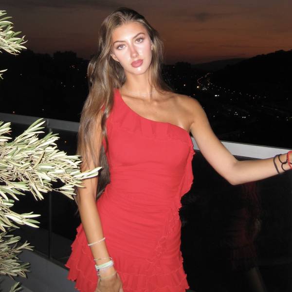 modelka s ID 0102LKZXBY p031