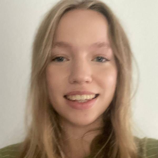 modelka s ID 0102LMGPK7 p021