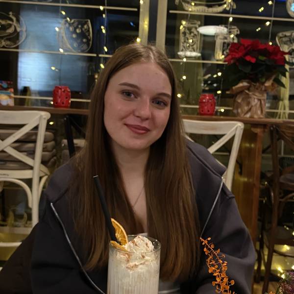 modelka s ID 0102LX5XP9 p021