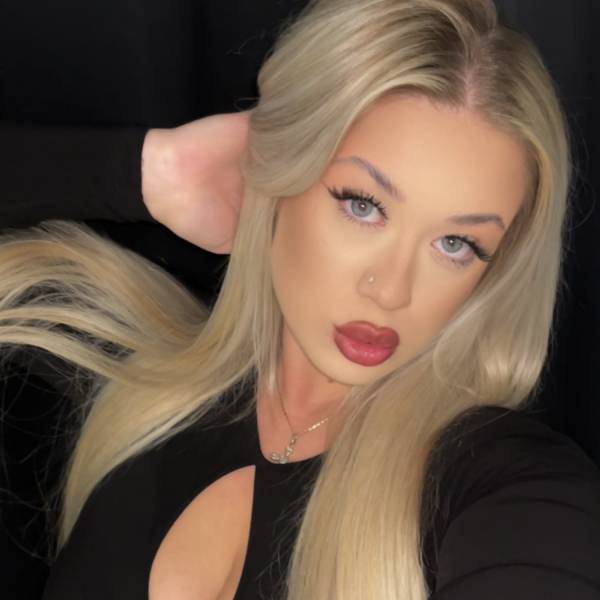 modelka s ID 0102LY8D8W p021