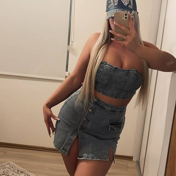 modelka s ID 0102LY8D8W p031