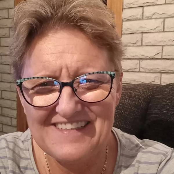 modelka s ID 0102M2WQBR p021