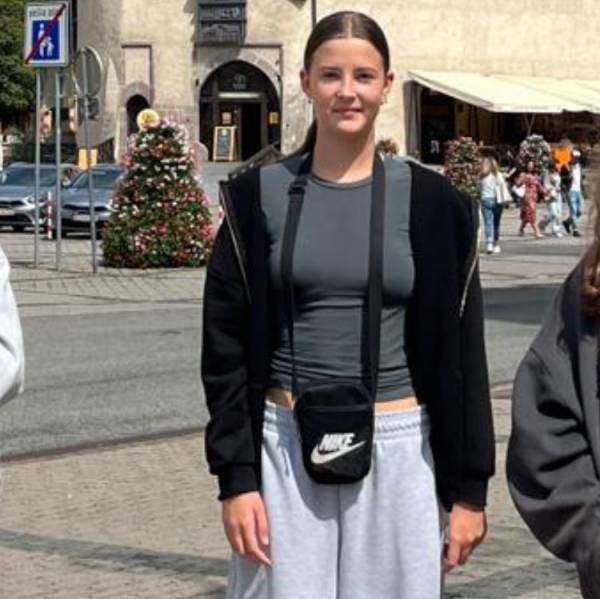 modelka s ID 0102M35V24 p031