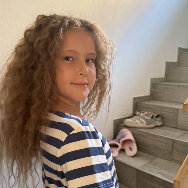 modelka s ID 0102M4T2DF p031