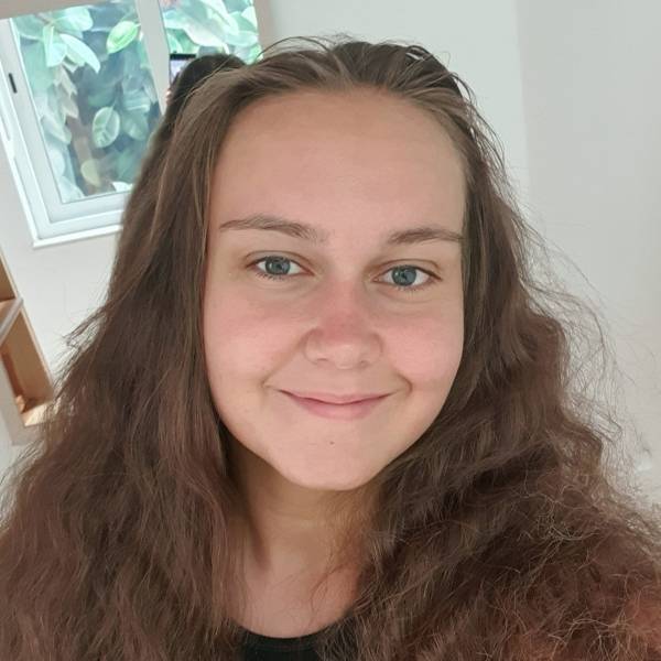 modelka s ID 0102M55R4U p021