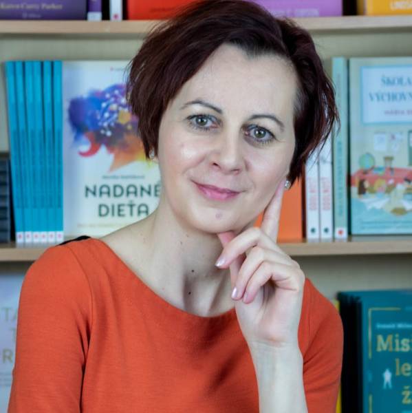 modelka s ID 0102M7QFYG p021