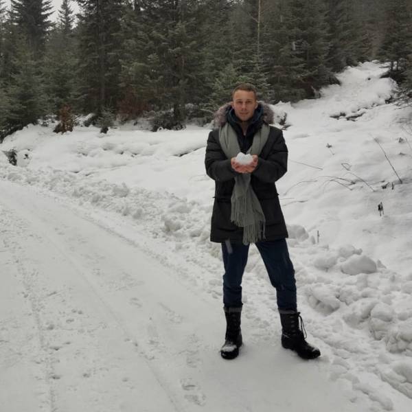 modelka s ID 0102MBBAYH p031