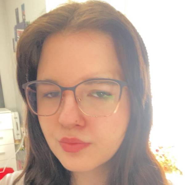 modelka s ID 0102MH00RO p021