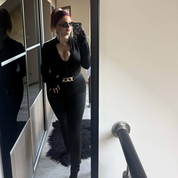 modelka s ID 0102MOJKEV p031