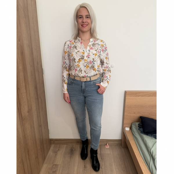 modelka s ID 0102MQ3UB6 p031