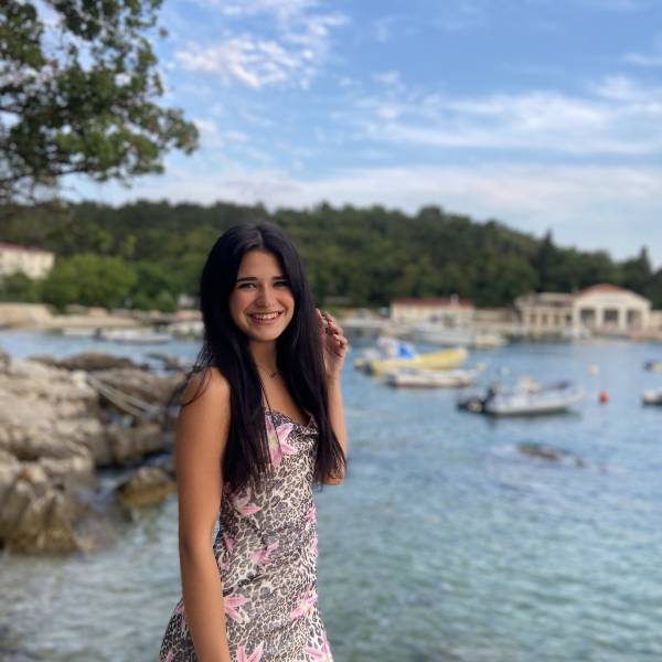 modelka s ID 0102MRWHMV p021