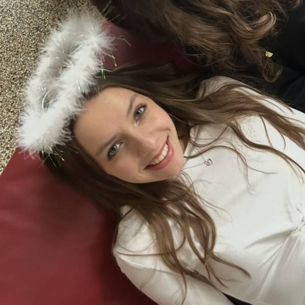 modelka s ID 0102MT6COV p021