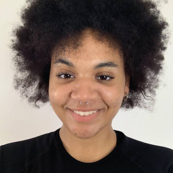 modelka s ID 0102MU0ZMT p021