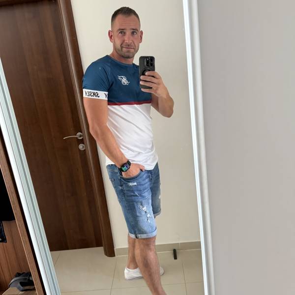 modelka s ID 0102MXIZG4 p031