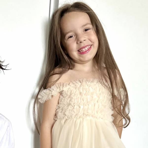 modelka s ID 0102N23D3R p021