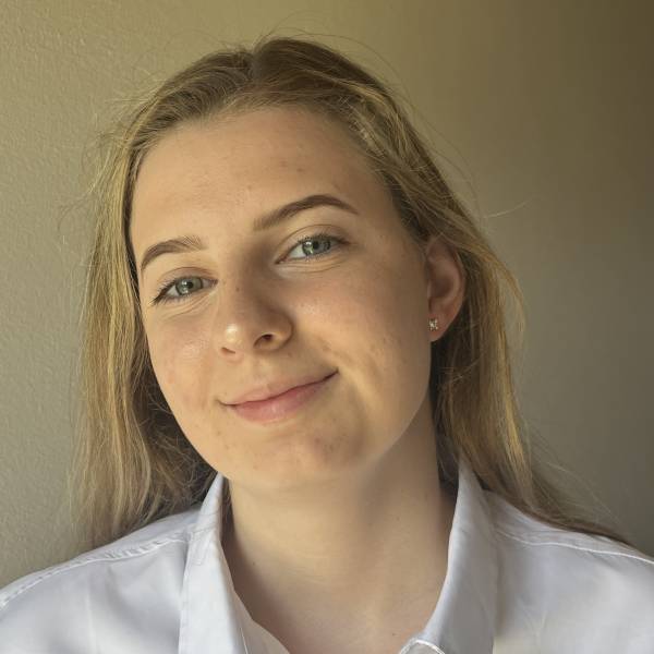 modelka s ID 0102N46FM3 p021