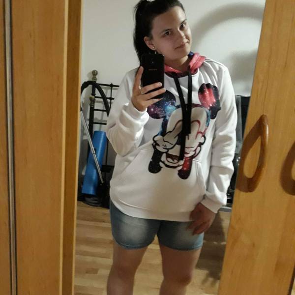 modelka s ID 0102NDM3O5 p031