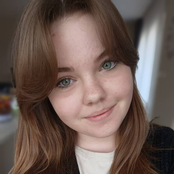 modelka s ID 0102NJGDBE p021