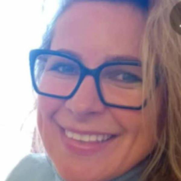 modelka s ID 0102NQ1EVR p021