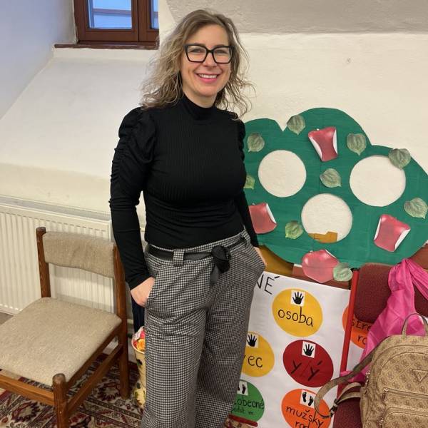 modelka s ID 0102NQ1EVR p031