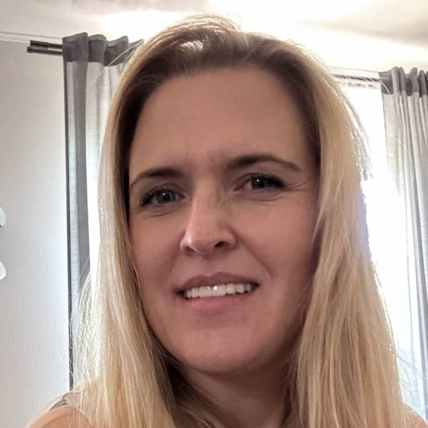 modelka s ID 0102NQTEVG p021