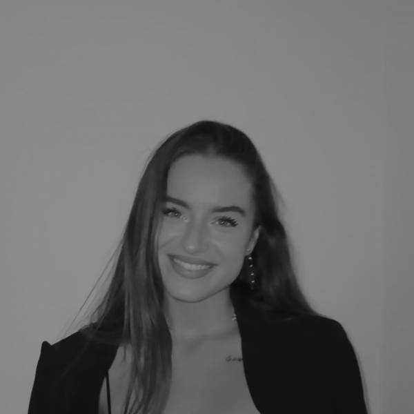 modelka s ID 0102NQVIYI p021