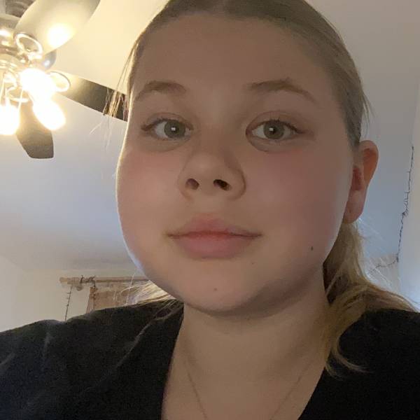 modelka s ID 0102NU6R65 p021