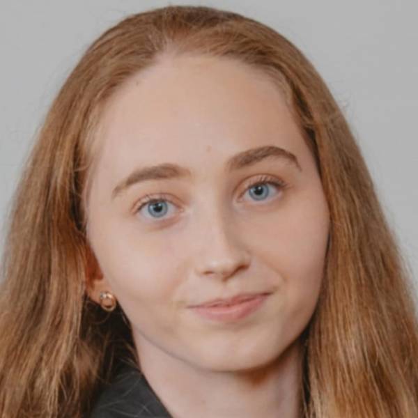 modelka s ID 0102NVL3IM p021