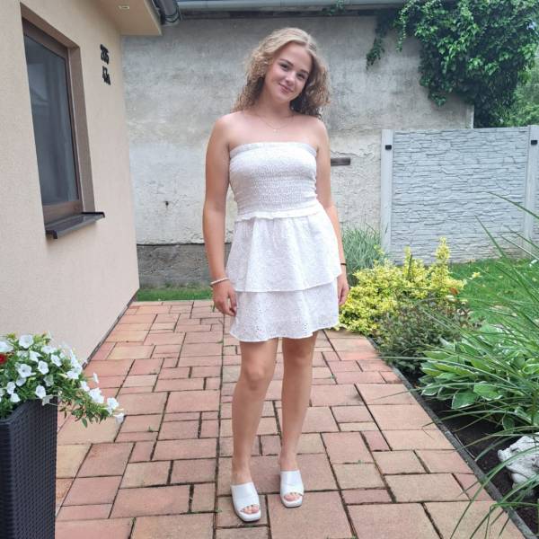 modelka s ID 0102NWJN53 p031