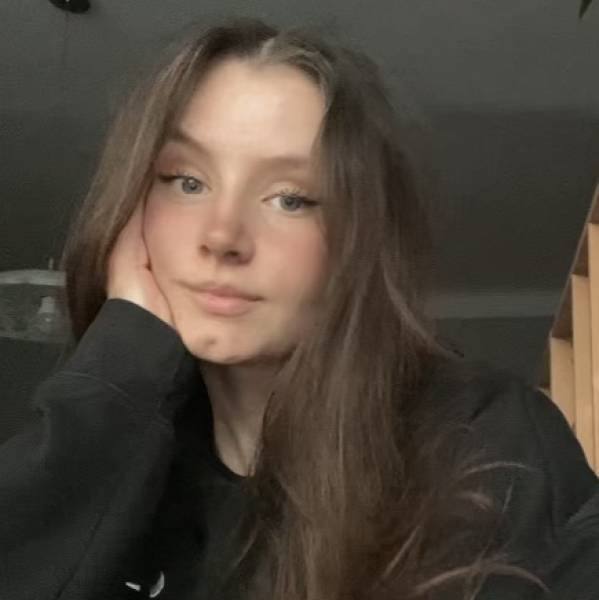 modelka s ID 0102O3EWWO p021