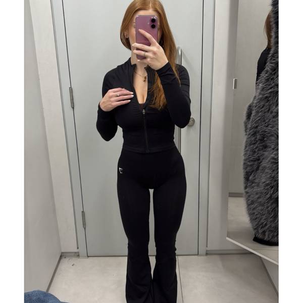 modelka s ID 0102O7LR0K p031