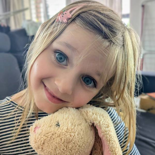 modelka s ID 0102O9MRM8 p021