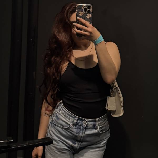 modelka s ID 0102OBLF0X p031