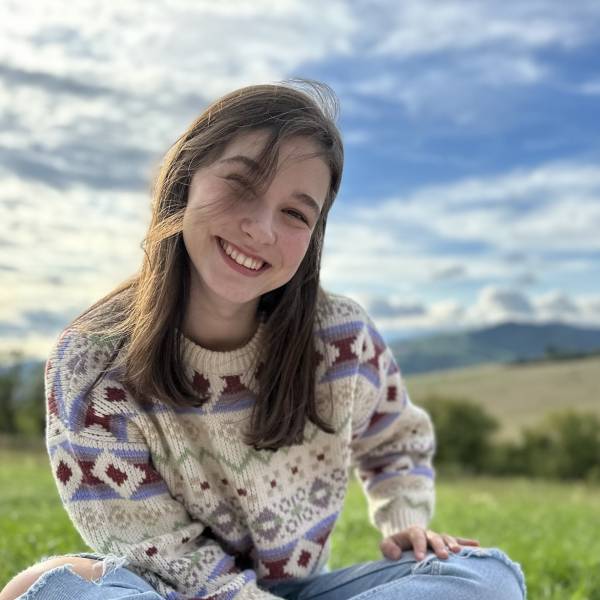 modelka s ID 0102OG7H53 p021