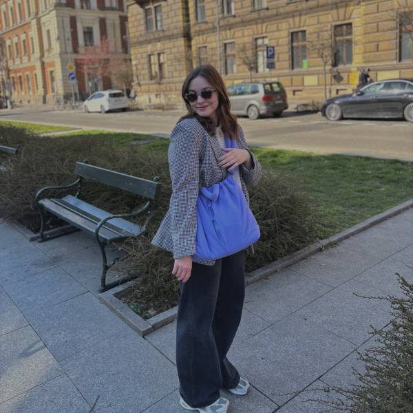 modelka s ID 0102OG7H53 p031