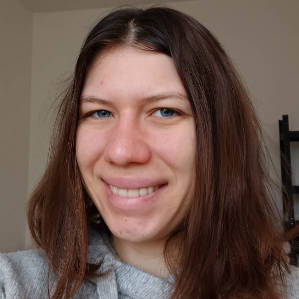 modelka s ID 0102OHM3P4 p021