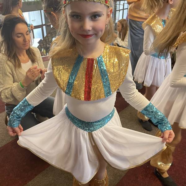 modelka s ID 0102OMWUGS p031