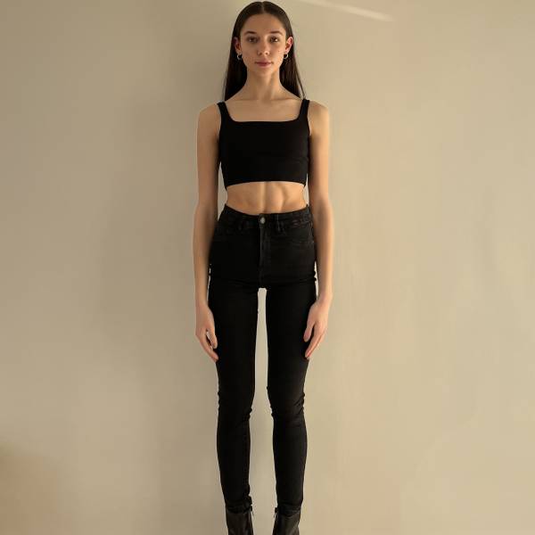 modelka s ID 0102OMYGRQ p031