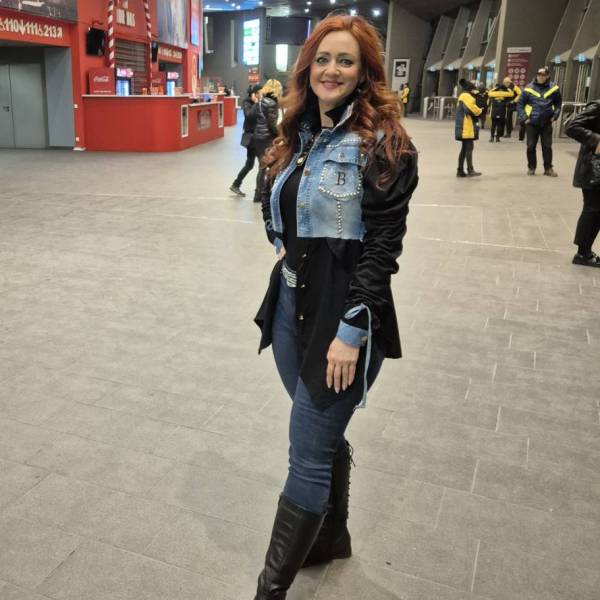 modelka s ID 0102P33FN1 p031