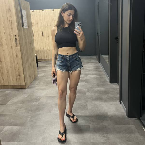 modelka s ID 0102PCBUGL p031