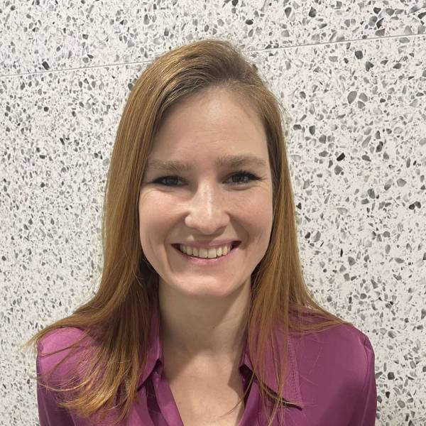 modelka s ID 0102PF8AO4 p021