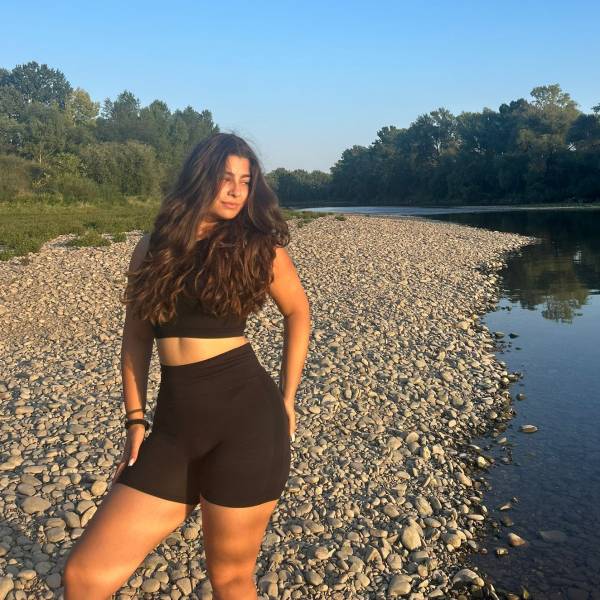 modelka s ID 0102PFUXTZ p031