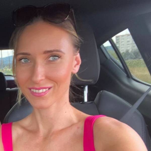 modelka s ID 0102PIMWZX p021