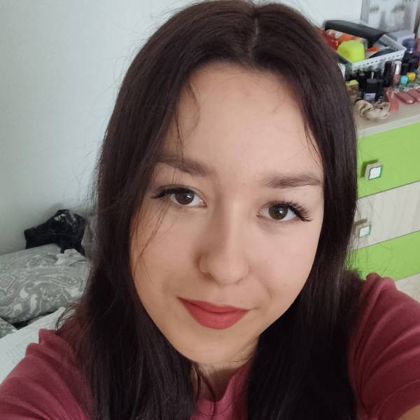 modelka s ID 0102PWX9FG p021